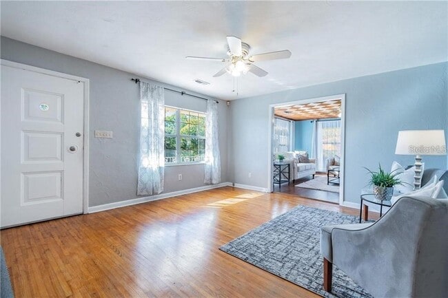 Building Photo - 5418 Riverhills Dr