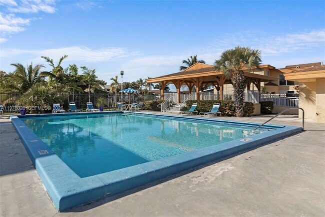 Building Photo - 8380 SW 154th Ave