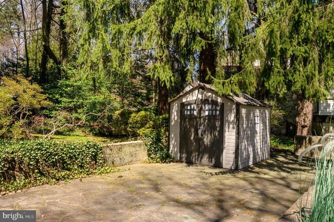 Building Photo - 1385 Woodland Rd