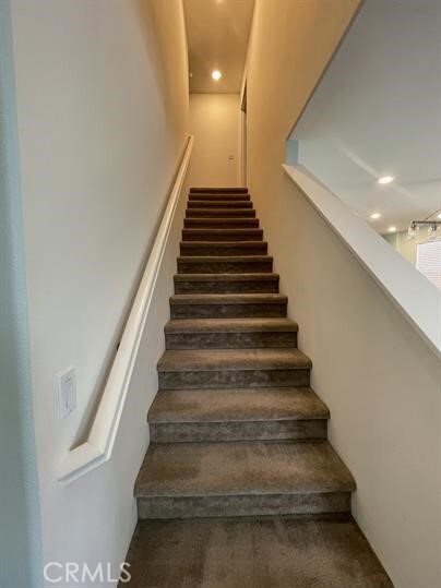 Building Photo - 30433 Village Knoll Dr