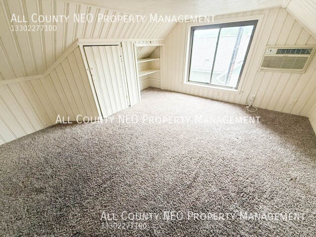 Building Photo - 470 Allyn St