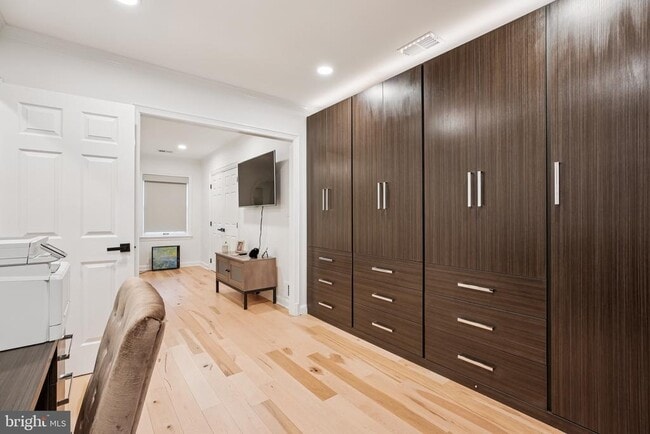 Building Photo - 4353 Westover Pl NW