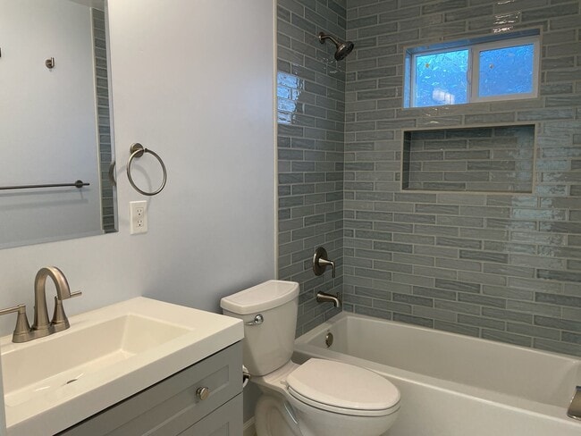 Building Photo - 5267 Arlene St
