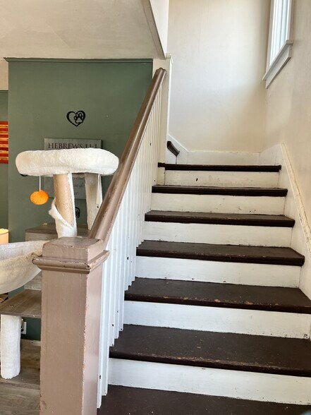 Open Stairway - 810 E McCarty St