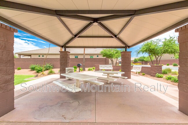 Building Photo - 41540 N Jacaranda Ct