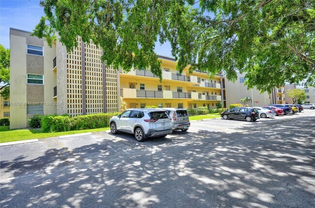 Building Photo - 100 Ashbury Rd