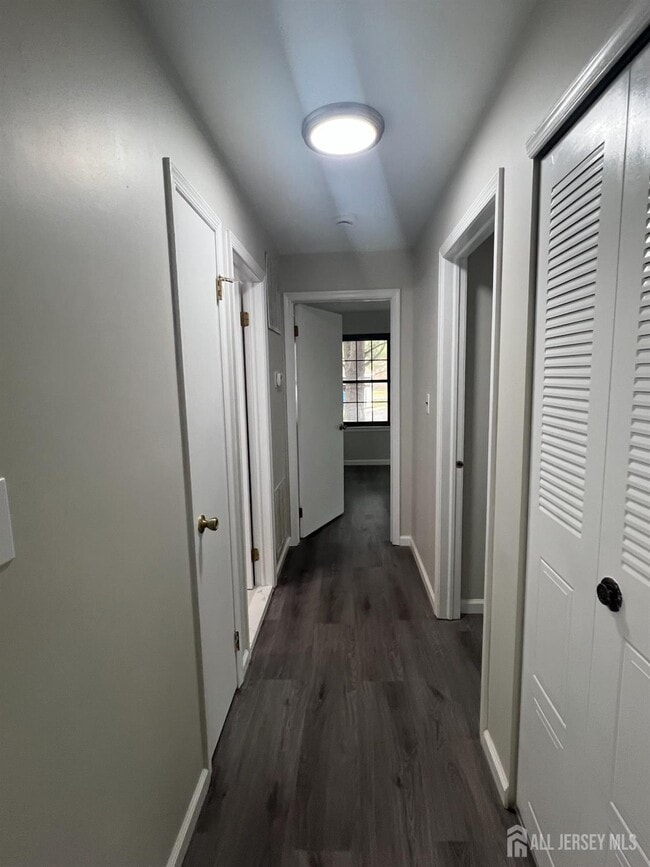 Building Photo - 20 Crabapple Ln