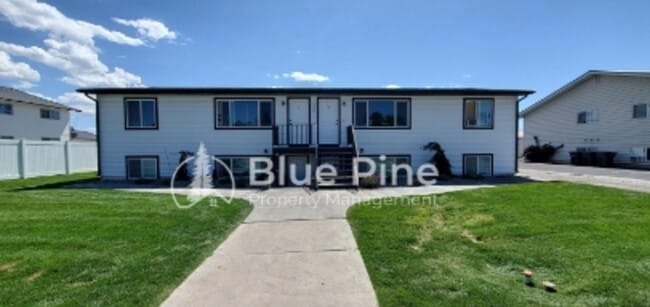 Primary Photo - 2348 Stace St