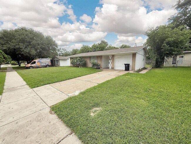 Building Photo - 3627 Flamingo Way