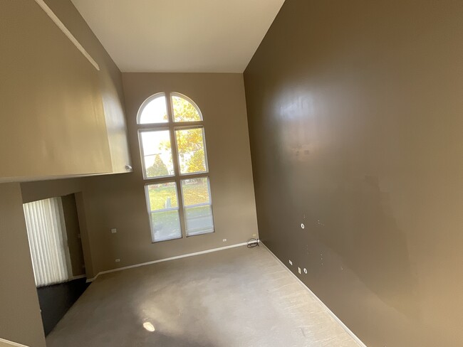 Building Photo - 3248 Bromley Ln