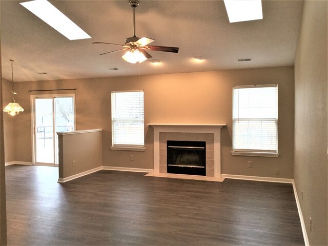 Building Photo - 8018 Bitternut Dr