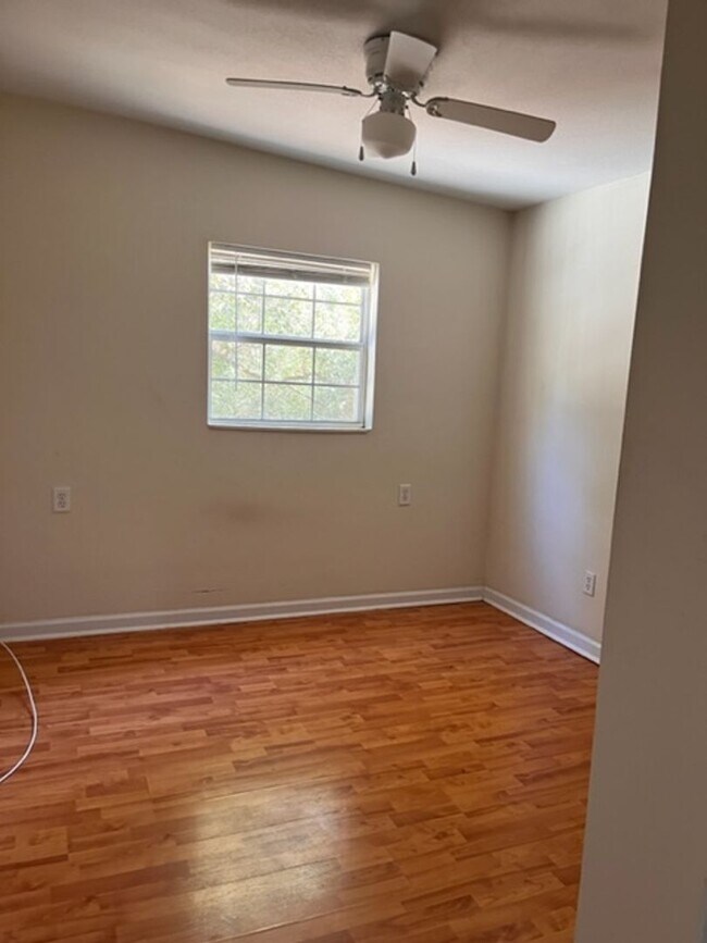 Building Photo - House in Medart