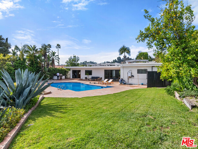 Building Photo - 9606 Arby Dr