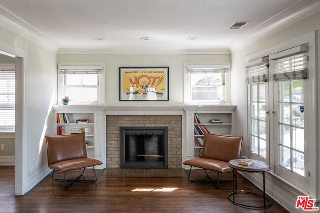 Building Photo - 5742 6th Ave