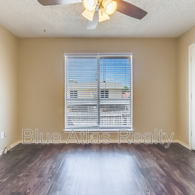 Building Photo - 610 Lillard Rd