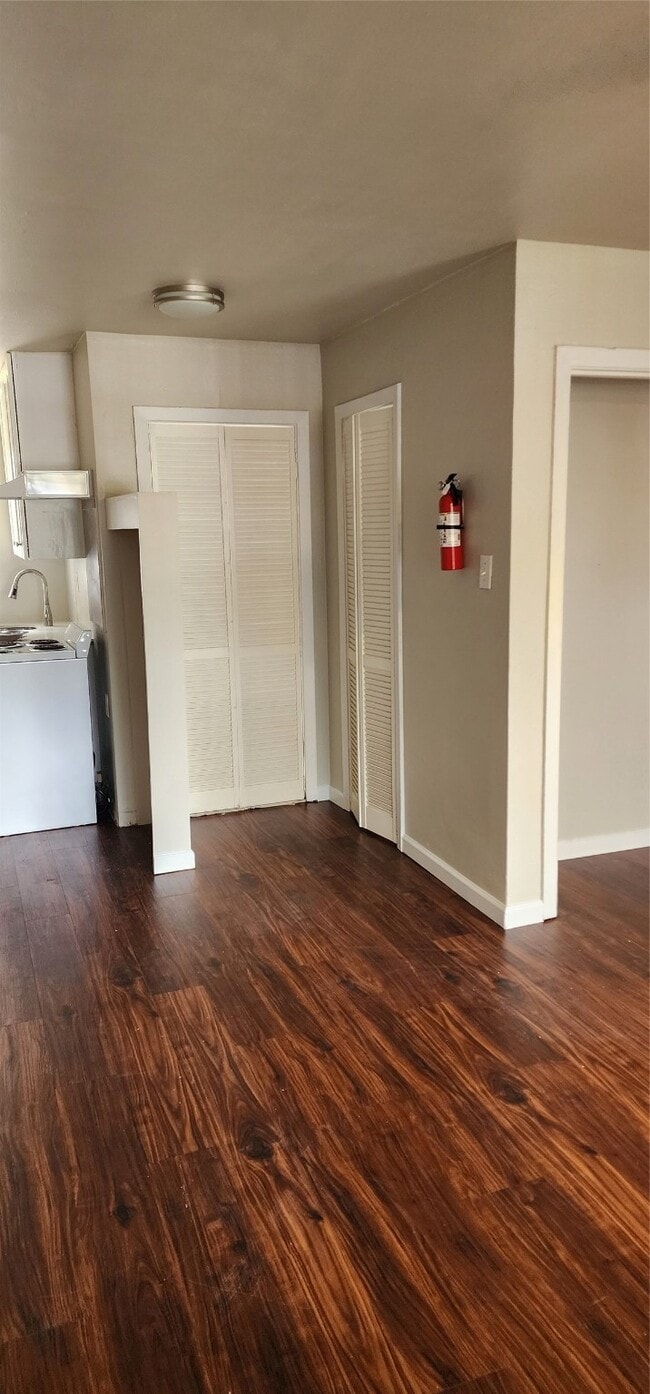 Building Photo - 2501 Yoakum Blvd