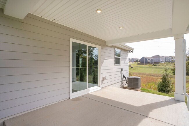 Building Photo - 711 Cottage Dr