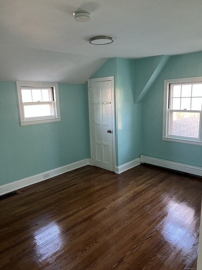 Building Photo - 403 Cooke St