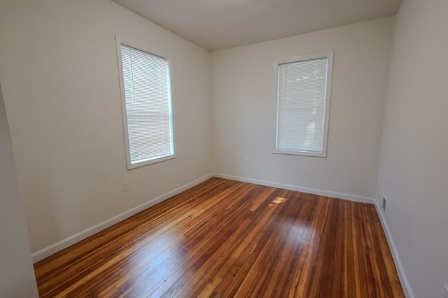 Building Photo - 127 Intervale St