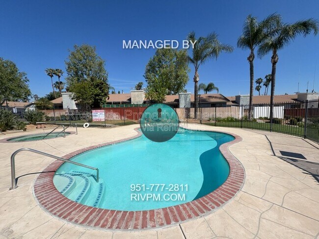 Building Photo - 9505 Arlington Ave