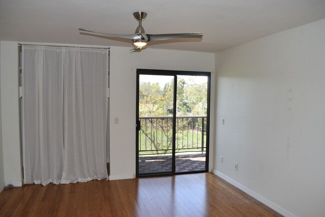 Building Photo - 2 Bedroom Condo in Rancho Bernardo with Golf Course Views