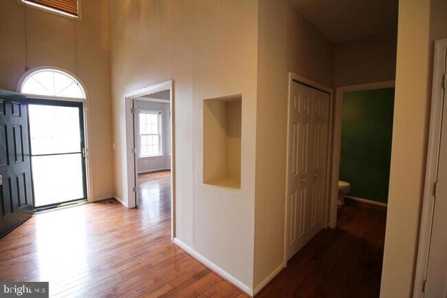 Building Photo - 35382 Gosling Ln