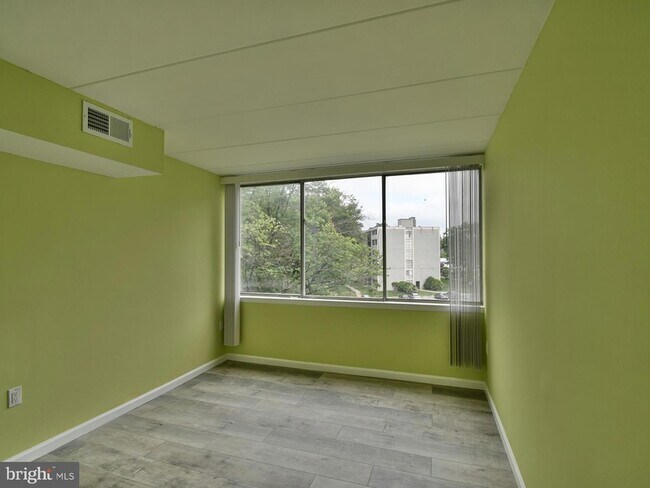 Building Photo - 1800 Metzerott Rd