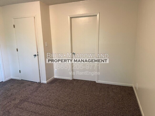 Building Photo - 10417 Victoria Dr