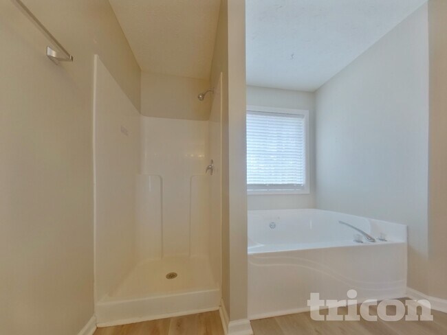 Building Photo - 581 Meadow Spring Dr