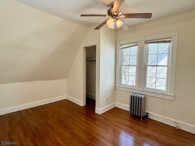 Building Photo - 8 William St