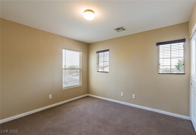 Building Photo - 511 Redruth Dr