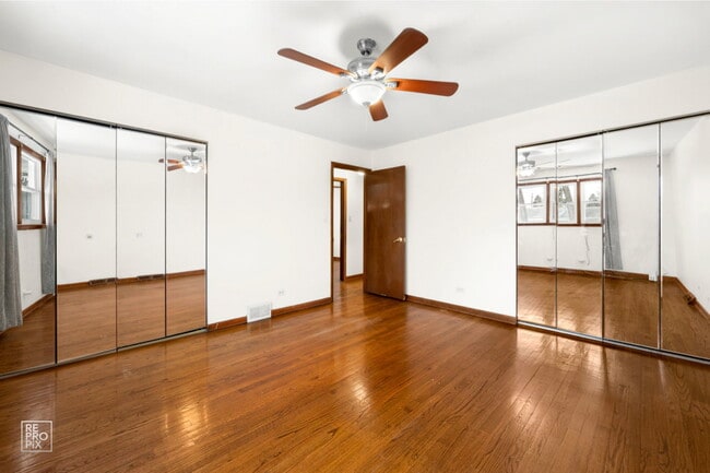 Building Photo - 7218 W 110th Pl