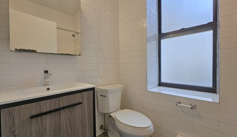Building Photo - 611 W 137th St