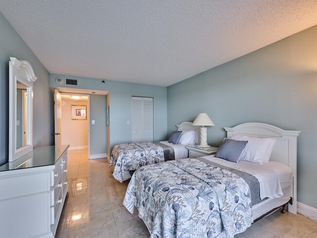 Building Photo - 3420 S Ocean Blvd