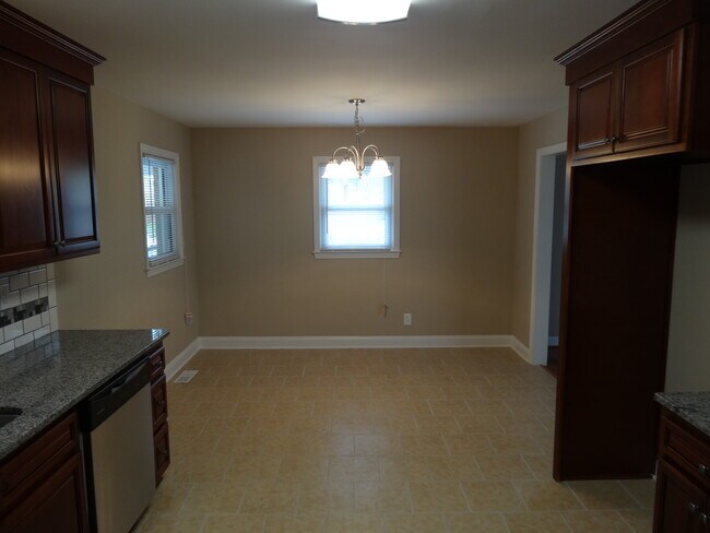 Building Photo - 5773 Gumtree Rd
