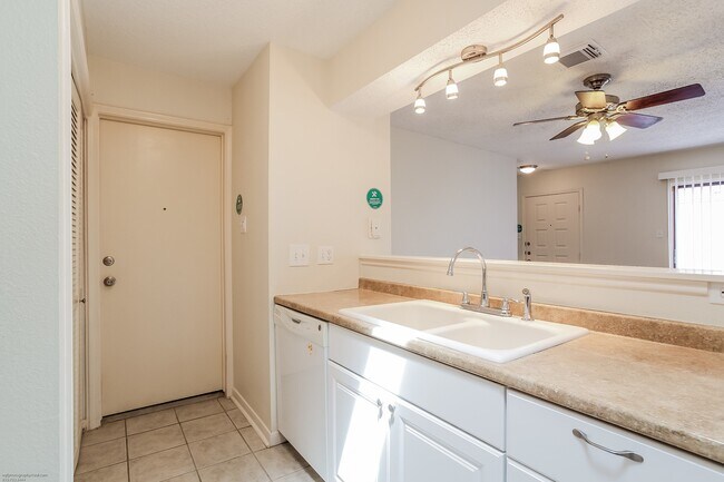 Building Photo - 18515 Denise Dale Ln