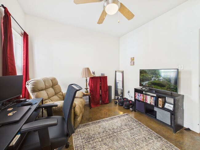 Building Photo - 1112 Porter St