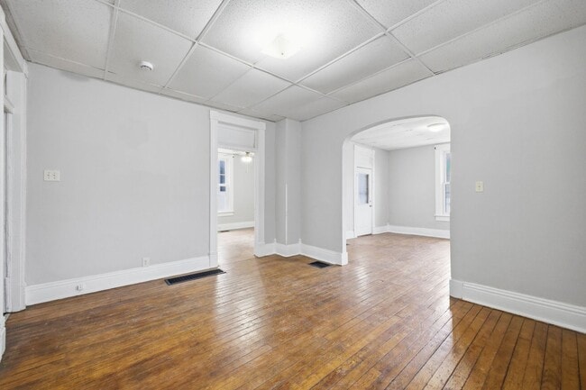 Building Photo - Charming 2-Bedroom, 1-Bath Home with Recent Updates!