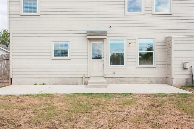 Building Photo - 965 Sweet Gum Dr