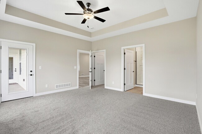 Building Photo - 1044 Stonehaven Dr