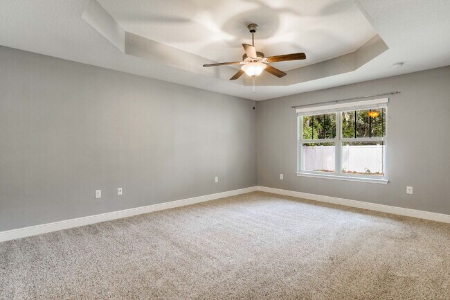 Building Photo - Spacious 4-Bedroom / 3 Bathroom + Office c...