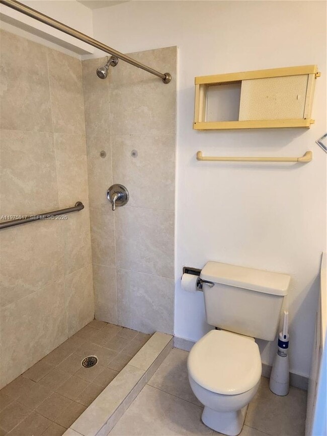 Building Photo - 777 SW 9th Ave