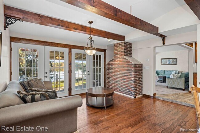 Building Photo - 2739 Lakeridge Ave