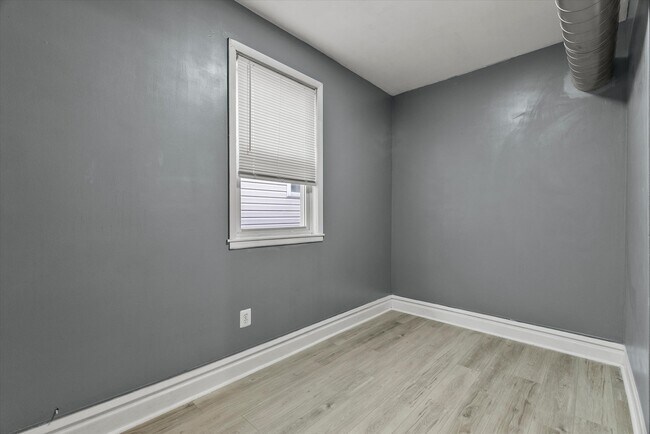 Building Photo - 3029 W 39th Pl