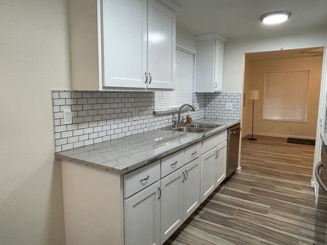 Primary Photo - 43 Villa St