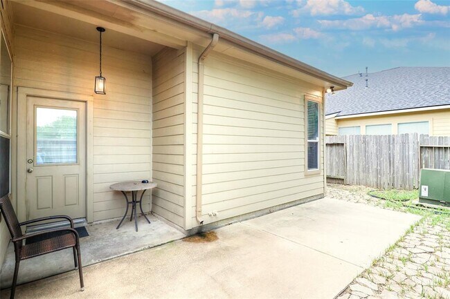 Building Photo - 5339 Canyon Hollow Dr