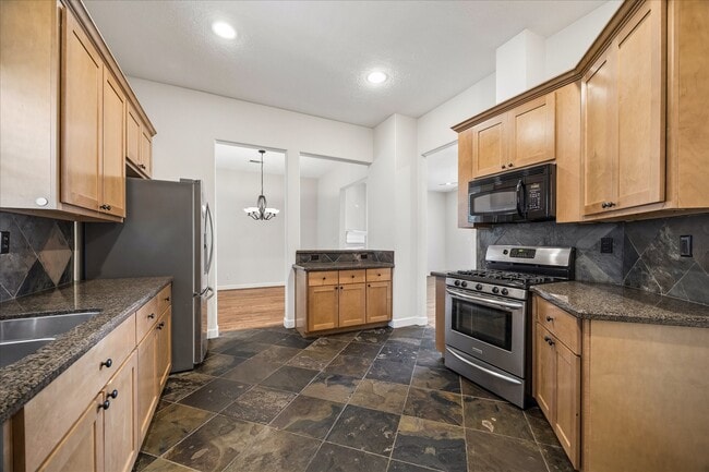 Building Photo - 5811 Maxie St