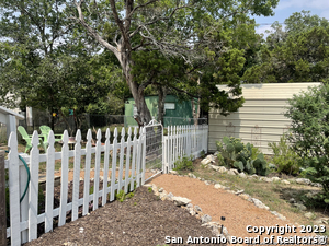 Building Photo - 517 Timberdell Dr