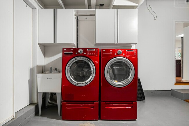 Building Photo - West San Jose home four bedrooms three baths with separate bedroom and full bath