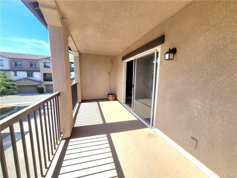 Building Photo - 40955 Belleray Ave